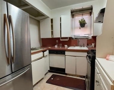 390 Rugby Road - Photo Thumbnail 7