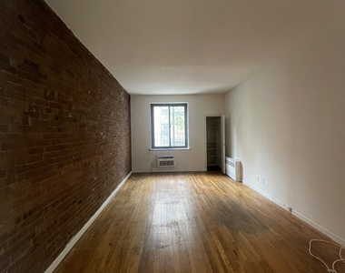425 East 80th Street - Photo Thumbnail 1