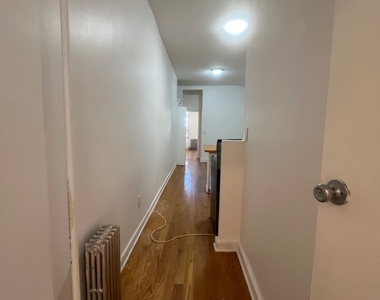 369 Menahan Street - Photo Thumbnail 5