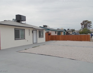 532 N 9th Street - Photo Thumbnail 1
