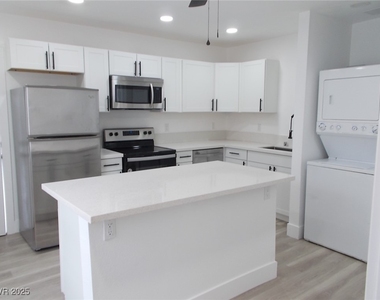 532 N 9th Street - Photo Thumbnail 5