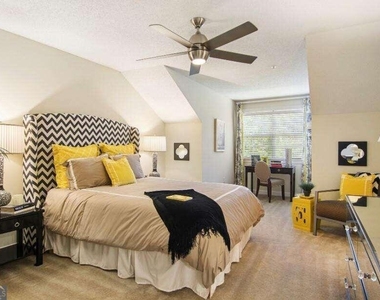 100 Ladson Court - Photo Thumbnail 4