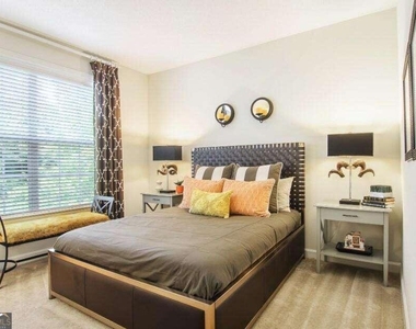 100 Ladson Court - Photo Thumbnail 5