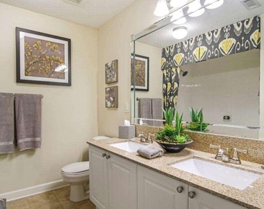 100 Ladson Court - Photo Thumbnail 6