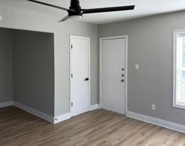 219 Se 13th - Photo Thumbnail 1
