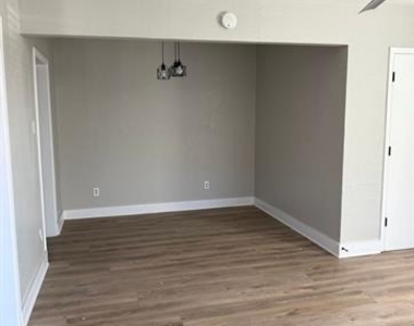 219 Se 13th - Photo Thumbnail 4