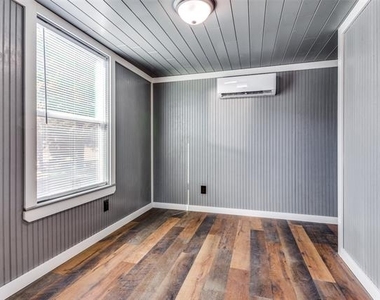 5001 Knob Hill Road - Photo Thumbnail 7