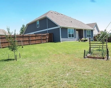 2004 Windsor Farms Drive - Photo Thumbnail 8