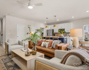 1748 Marglyn Drive - Photo Thumbnail 2