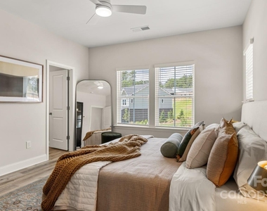1748 Marglyn Drive - Photo Thumbnail 10