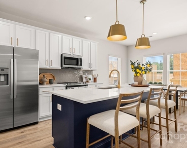 1748 Marglyn Drive - Photo Thumbnail 1