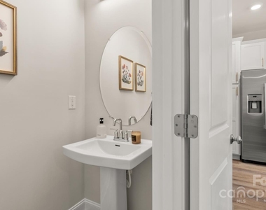 1748 Marglyn Drive - Photo Thumbnail 5