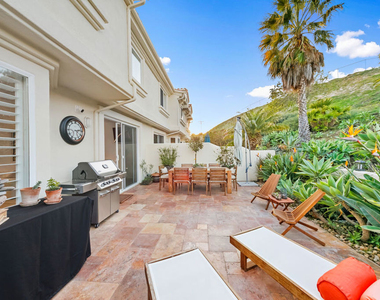 6463 Zuma View Place - Photo Thumbnail 23