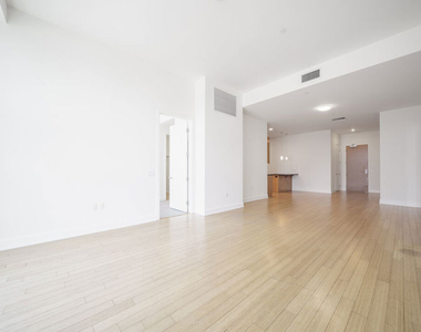 3223 W 6th Street - Photo Thumbnail 4