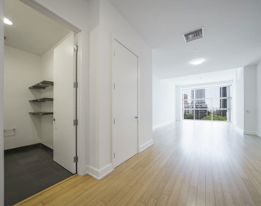 3223 W 6th Street - Photo Thumbnail 1