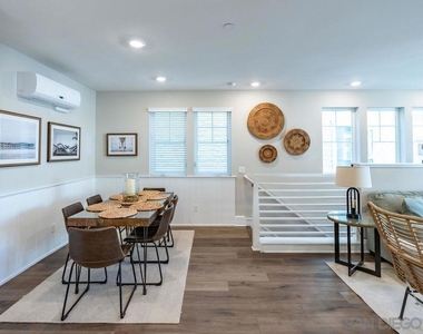 824 Jersey Ct - Photo Thumbnail 27