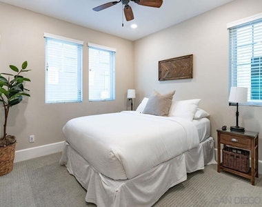 824 Jersey Ct - Photo Thumbnail 15