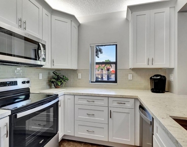 300 Uno Lago Drive - Photo Thumbnail 10
