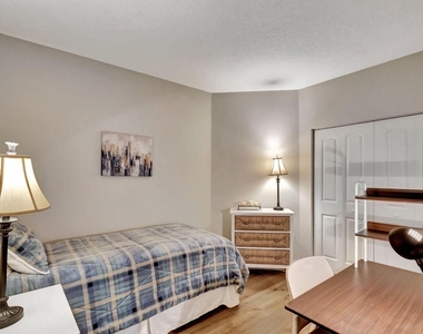 300 Uno Lago Drive - Photo Thumbnail 35