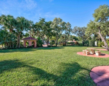 300 Uno Lago Drive - Photo Thumbnail 47