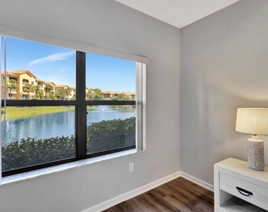 300 Uno Lago Drive - Photo Thumbnail 24