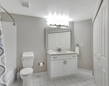 300 Uno Lago Drive - Photo Thumbnail 33