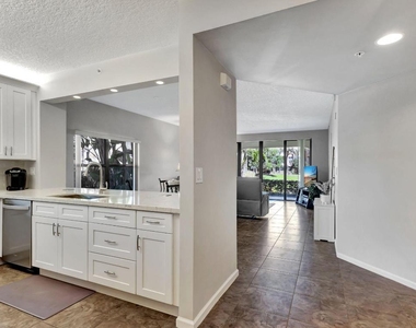 300 Uno Lago Drive - Photo Thumbnail 8