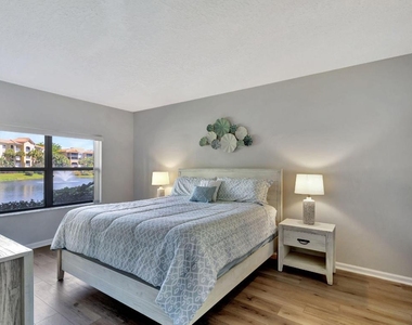300 Uno Lago Drive - Photo Thumbnail 22
