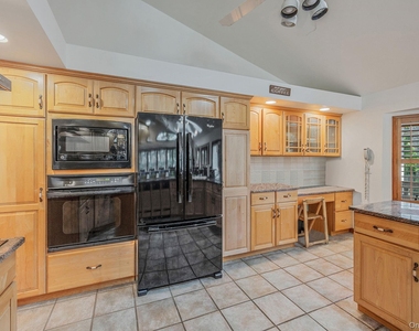 6 Bay Drive - Photo Thumbnail 27