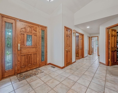 6 Bay Drive - Photo Thumbnail 1