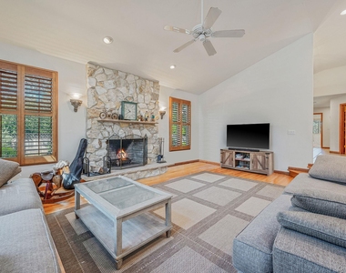 6 Bay Drive - Photo Thumbnail 4
