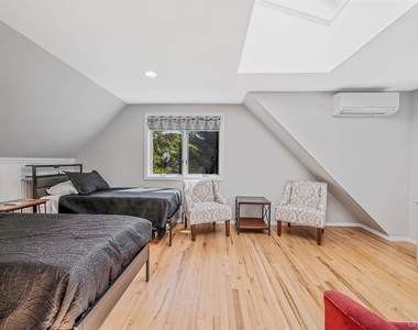 8 Paynes Lane - Photo Thumbnail 12