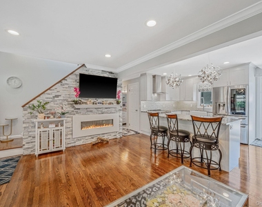 8 Paynes Lane - Photo Thumbnail 4