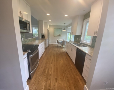 19 W End Avenue - Photo Thumbnail 9