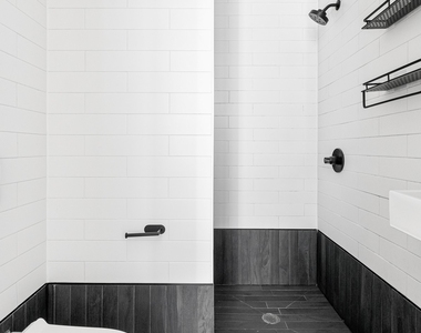 90 Manhattan Avenue - Photo Thumbnail 2