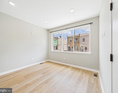 1320 S Grove Street - Photo Thumbnail 13