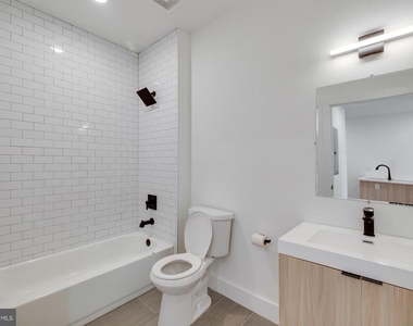 2400 E Huntingdon Street - Photo Thumbnail 6