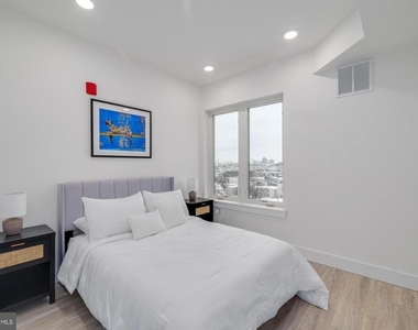 2400 E Huntingdon Street - Photo Thumbnail 4