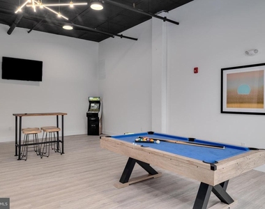 2400 E Huntingdon Street - Photo Thumbnail 10