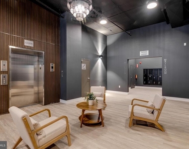 2400 E Huntingdon Street - Photo Thumbnail 8