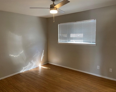 1053 Linde Ave - Photo Thumbnail 4