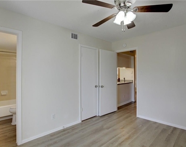 9079 Jollyville Rd - Photo Thumbnail 16
