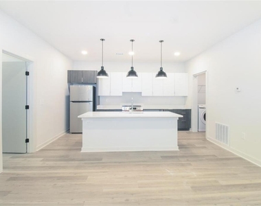 260 Martha Drive - Photo Thumbnail 2