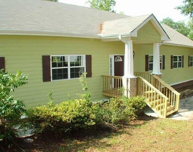 1510 Roberts Drive Se - Photo Thumbnail 1