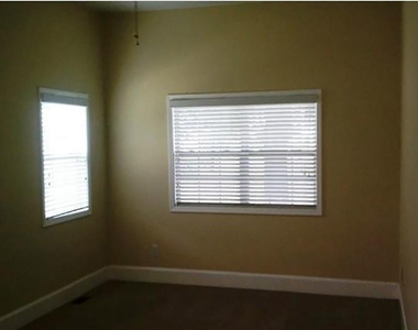 1510 Roberts Drive Se - Photo Thumbnail 13