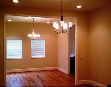 1510 Roberts Drive Se - Photo Thumbnail 9