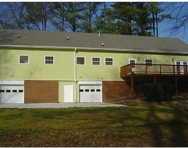 1510 Roberts Drive Se - Photo Thumbnail 2