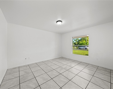4735 30th Street Sw - Photo Thumbnail 1