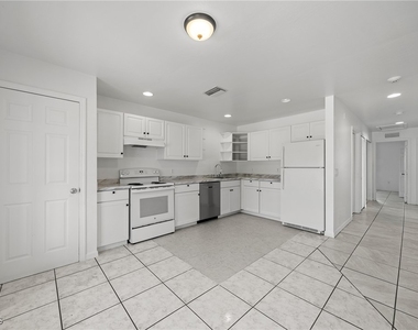 4735 30th Street Sw - Photo Thumbnail 5