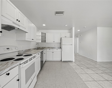 4735 30th Street Sw - Photo Thumbnail 6